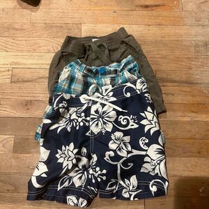 Boy bundle shorts and swimsuit size 3T